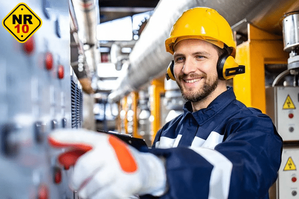 NR 10: o que é e como garantir treinamentos válidos